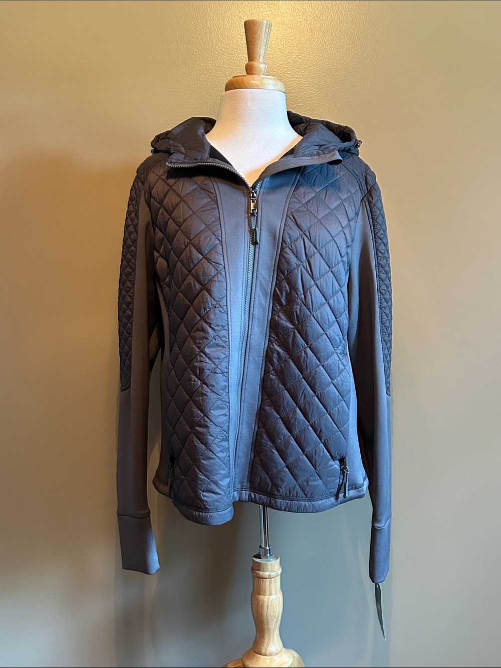 NWT Women's Quilted Gray Jacket